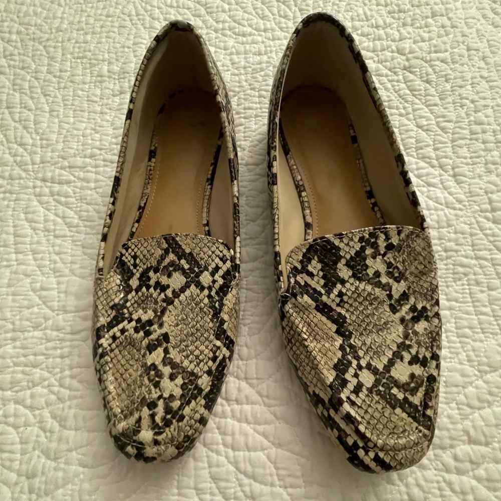 Bamboo Womens Size 8 Snakeskin Loafers Dress Shoes